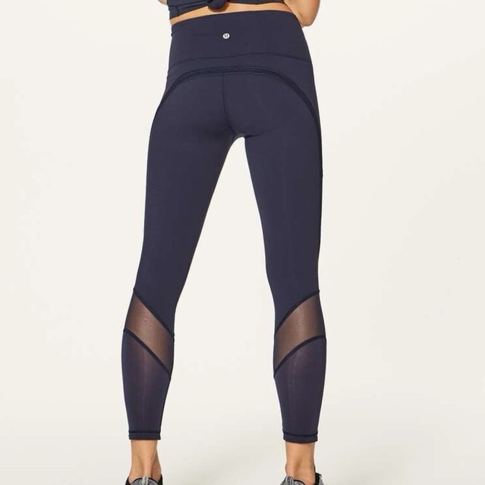 Lululemon Fresh In Mesh Tights in Midnight Navy Size 8 - Picture 2 of 12
